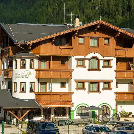 Hotel Zum Gruenen Tor Tux