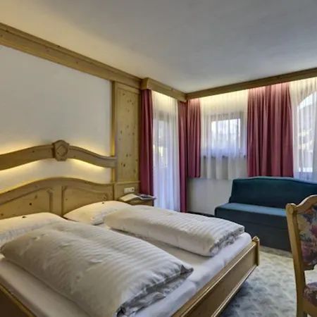 Zum Gruenen Tor فندق