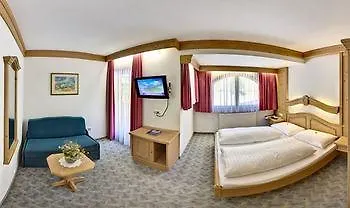 Hotel Zum Gruenen Tor 3*
