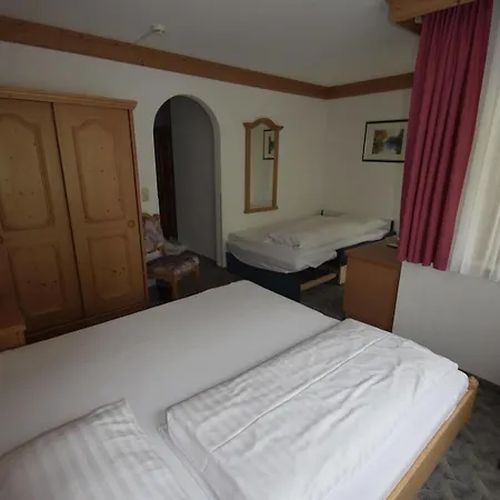 Hotel Zum Gruenen Tor 3*