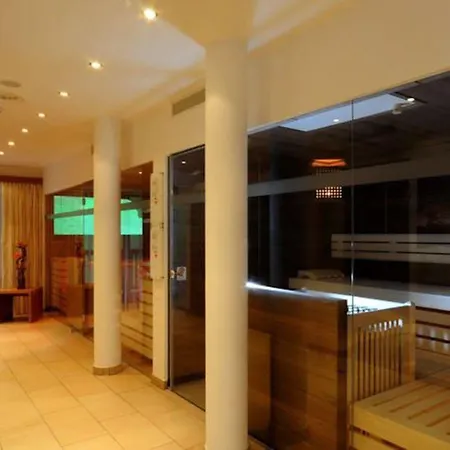 Hotel Zum Gruenen Tor 3*