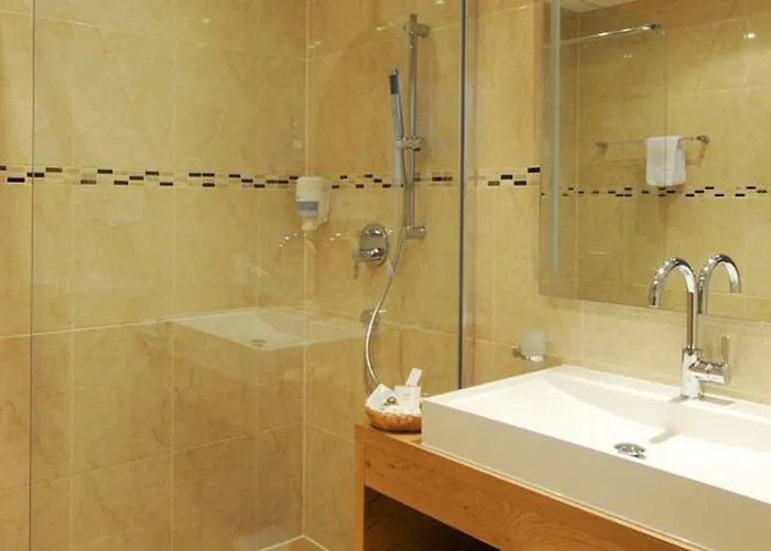 Zum Gruenen Tor Hotel Tux