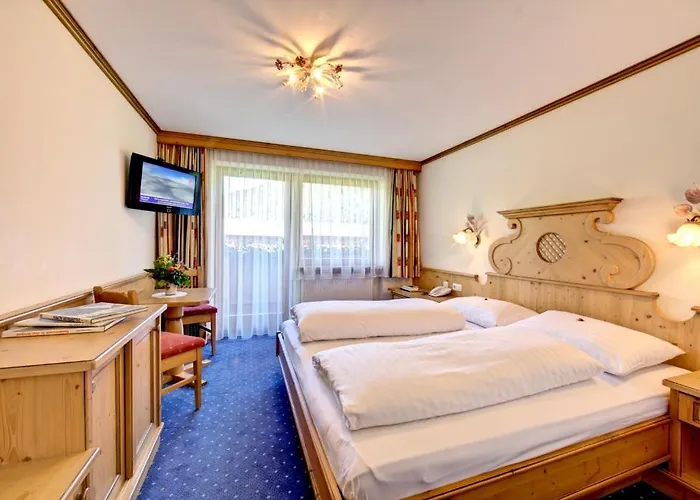 Zum Gruenen Tor Hotel Tux